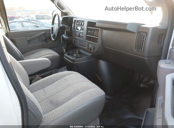 1GCWGAFG3L1175132 2020 CHEVROLET EXPRESS White Vista interior delantera