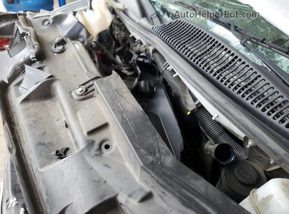 1GCWGAFP0N1174782 2022 CHEVROLET EXPRESS White Շարժիչի բաժամունքի տեսք