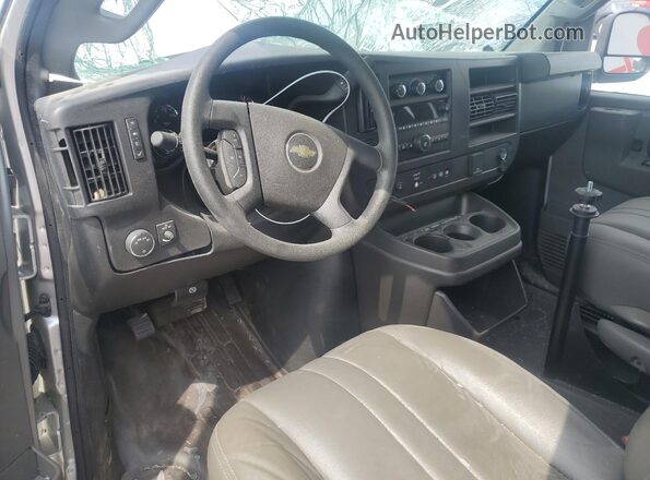 1GCWGAFP5R1266332 2024 CHEVROLET EXPRESS Silver Dashboard view