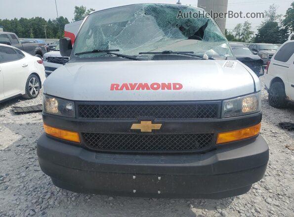 1GCWGAFP5R1266332 2024 CHEVROLET EXPRESS Silver Front view