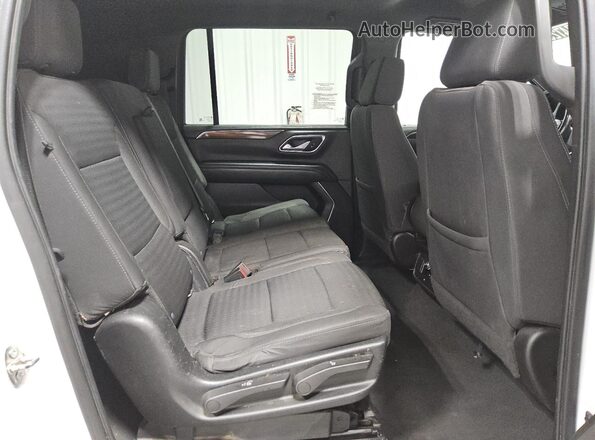 1GKS2FED4NR227779 2022 GMC YUKON Белый Вид задней части салона