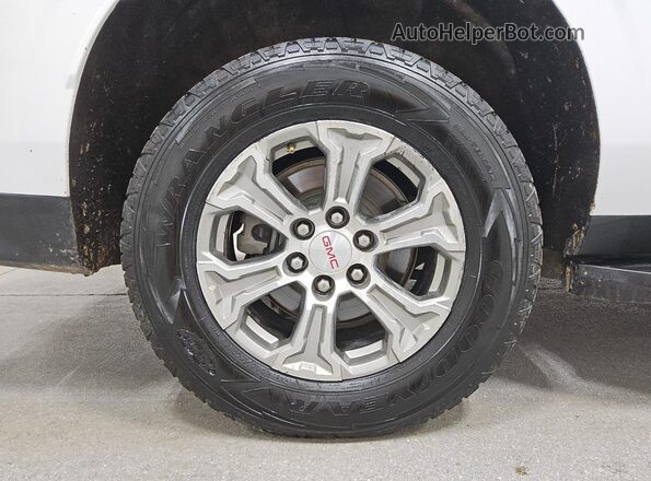 1GKS2FED4NR227779 2022 GMC YUKON Белый 