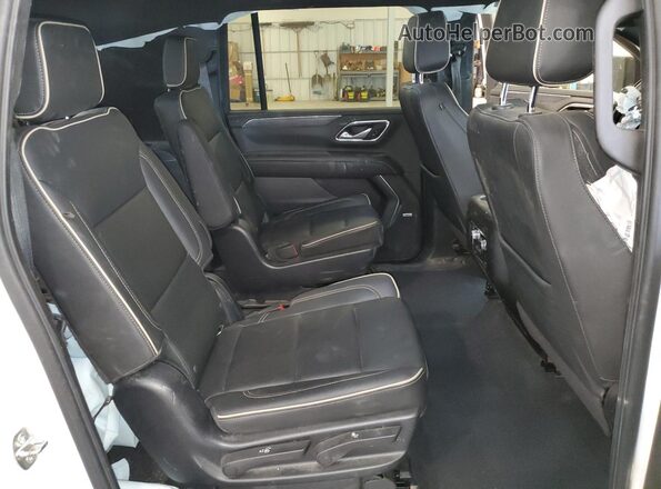1GKS2GKDXNR154654 2022 GMC YUKON White Вид задньої частини салону