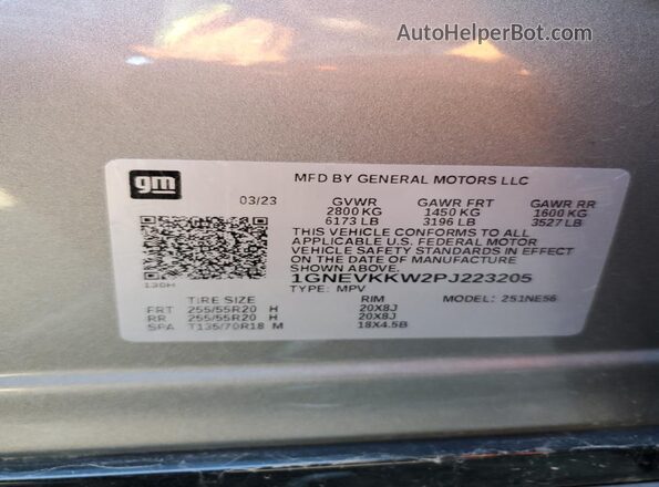 1GNEVKKW2PJ223205 2023 CHEVROLET TRAVERSE Silver Widok naklejki z numerem VIN