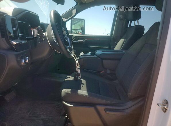 1GT19MEY6RF278492 2024 GMC SIERRA Белый Вид салона спереди