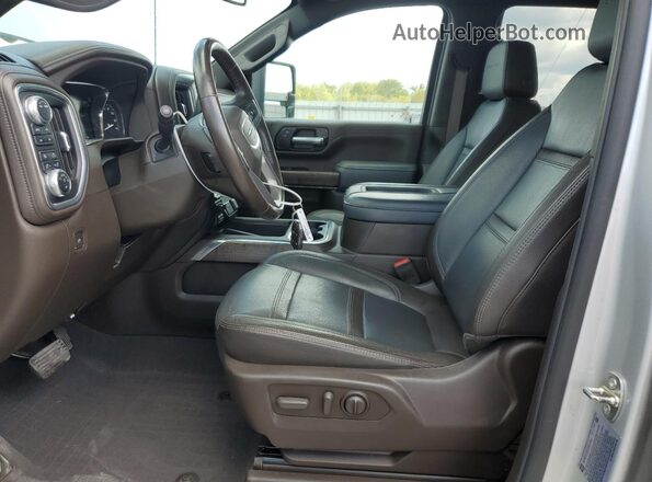 1GT49REYXNF258749 2022 GMC SIERRA Silver Widok wnętrza z przodu