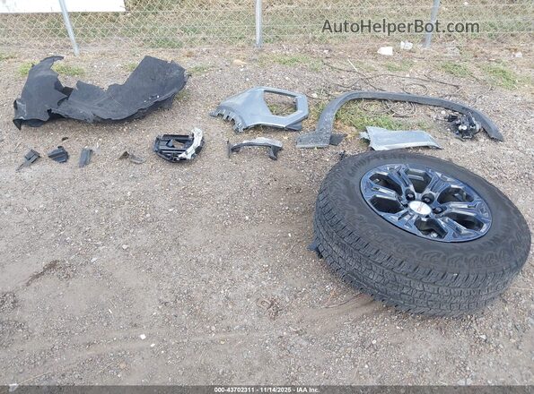 1GTP5BEK9R1228091 2024 GMC CANYON Gray ხელსაწყოთა პანელის ხედი