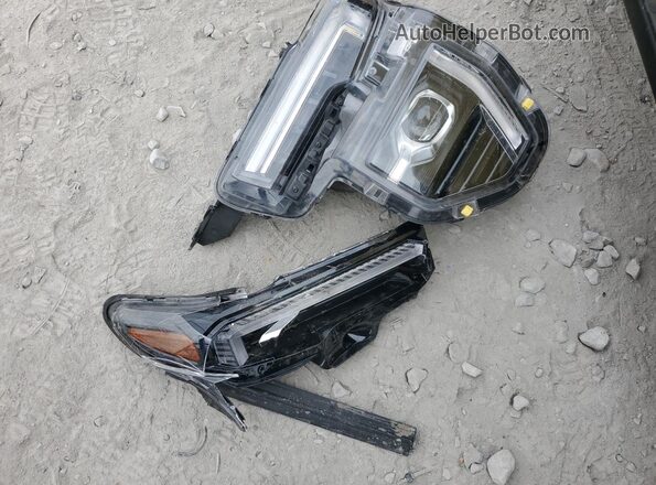 1GTP6BEK7P1194937 2023 GMC CANYON Yellow Engine compartment view