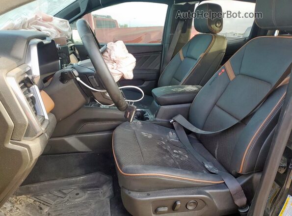 1GTP6DEKXR1306287 2024 GMC CANYON Black Սալոնի դիմացի տեսք