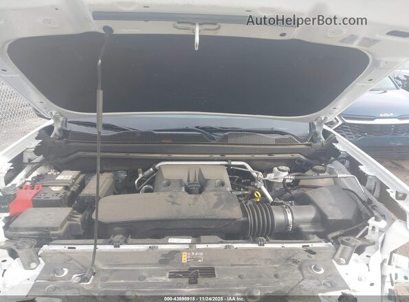 1GTP6EEK6R1135060 2024 GMC CANYON White Engine compartment view