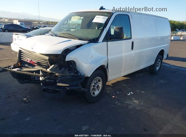 1GTW7AF71R1104004 2024 GMC SAVANA CARGO White Front left