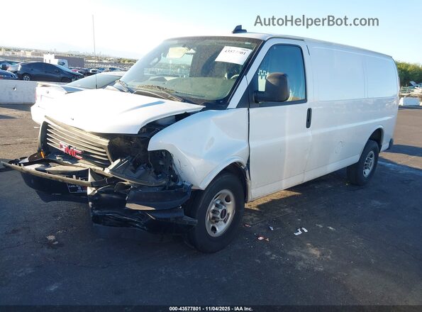 1GTW7AF71R1104004 2024 GMC SAVANA CARGO White 360 interior view