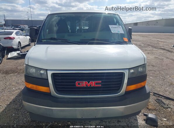 1GTW7AFF1H1908499 2017 GMC SAVANA 2500 White Սարքավորումների վահանակի տեսք