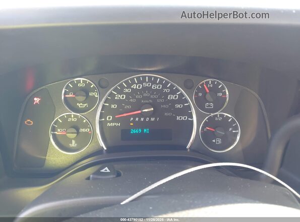 1GTW7AFP3S1258509 2025 GMC SAVANA CARGO White Vista de los asientos traseros