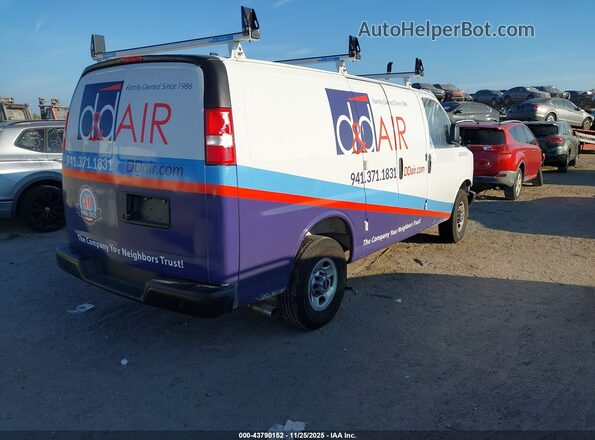 1GTW7AFP3S1258509 2025 GMC SAVANA CARGO White Trasero derecho