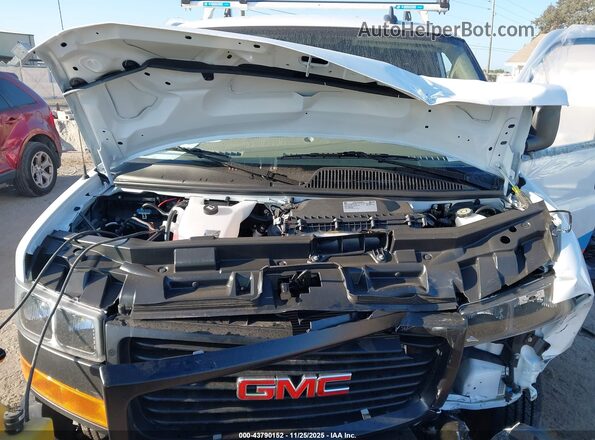 1GTW7AFP3S1258509 2025 GMC SAVANA CARGO White Vista trasera