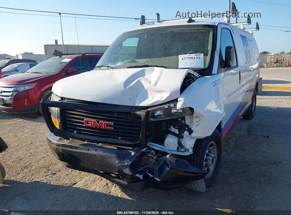 1GTW7AFP3S1258509 2025 GMC SAVANA CARGO White Vista frontal