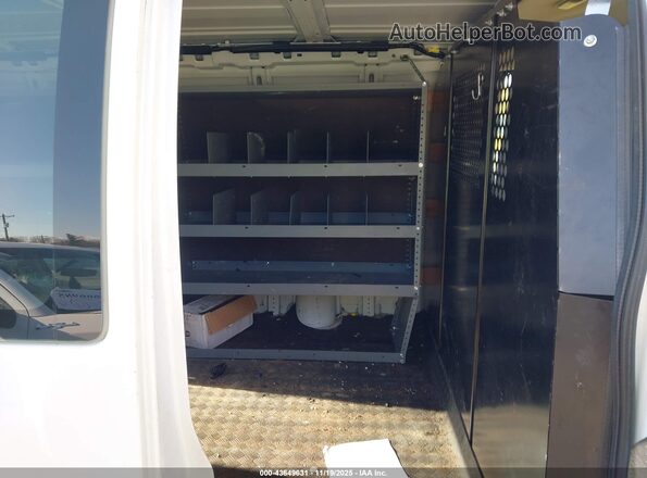 1GTW7AFP8M1300109 2021 GMC SAVANA CARGO White Vista de la etiqueta del VIN