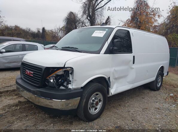 1GTZ7GF7XS1100331 2025 GMC SAVANA CARGO White Vista frontal