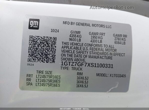 1GTZ7GF7XS1100331 2025 GMC SAVANA CARGO White Vista del compartimento del motor