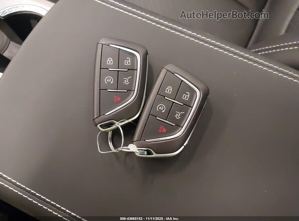 1GYC3RML5TZ711569 2026 CADILLAC VISTIQ Черный Вид панели приборов
