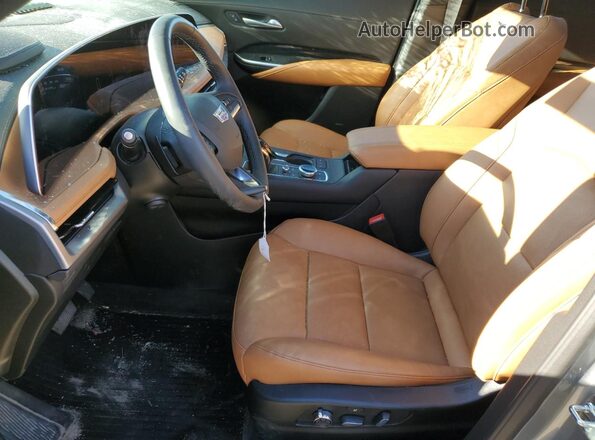 1GYFZDR43SF147694 2025 CADILLAC XT4 Серебряный Вид салона спереди