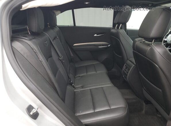1GYFZDR45MF015877 2021 CADILLAC XT4 Silver უკანა სავარძლების ხედი