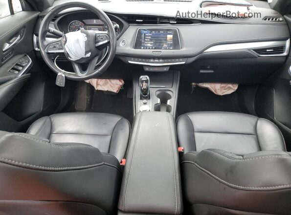 1GYFZDR45MF015877 2021 CADILLAC XT4 Silver წინა პანელის ხედი