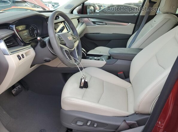 1GYKNCRS7SZ152608 2025 CADILLAC XT5 Red Front interior view