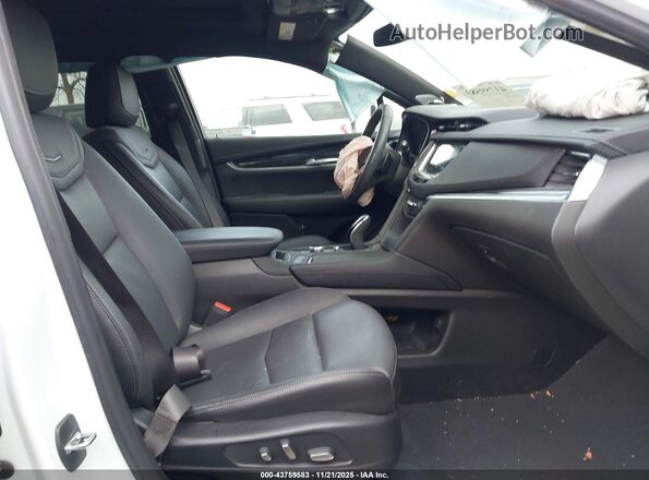 1GYKNDR44RZ711663 2024 CADILLAC XT5 Белый Вид салона спереди
