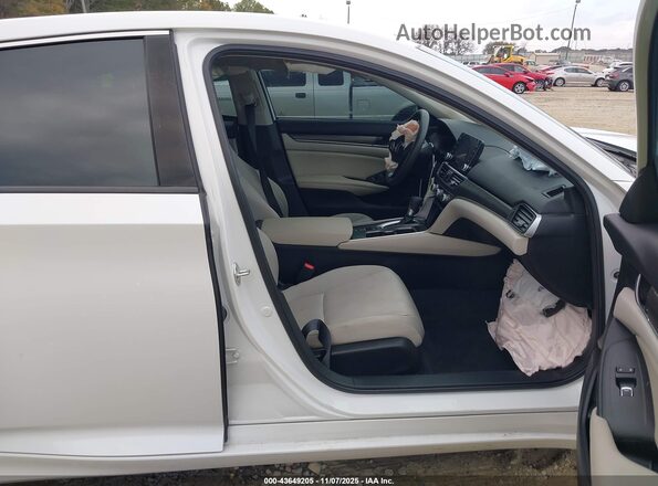 1HGCV1F17MA038945 2021 HONDA ACCORD White Սալոնի դիմացի տեսք