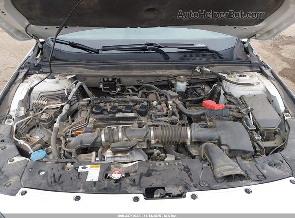 1HGCV1F58JA025104 2018 HONDA ACCORD White Widok z tyłu