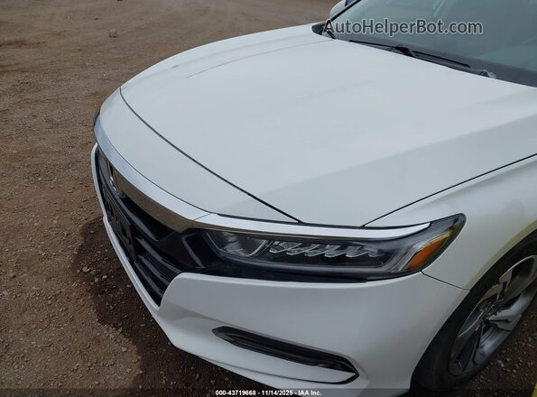 1HGCV1F58JA025104 2018 HONDA ACCORD White Widok z przodu
