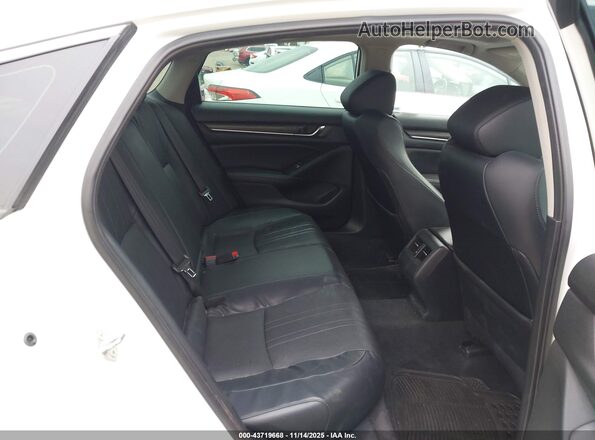 1HGCV1F58JA025104 2018 HONDA ACCORD White Widok naklejki z numerem VIN