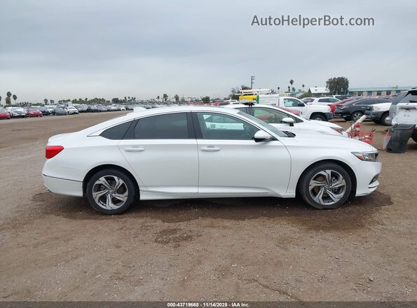 1HGCV1F58JA025104 2018 HONDA ACCORD White Widok wnętrza z tyłu