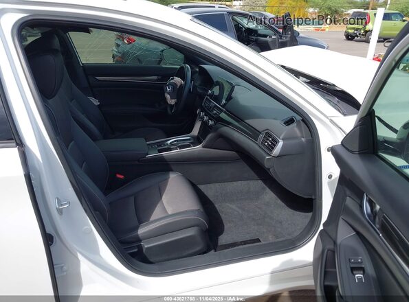 1HGCV3F23NA031819 2022 HONDA ACCORD Белый Вид салона спереди