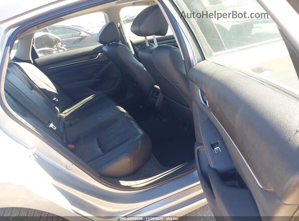 1HGCV3F52KA007033 2019 HONDA ACCORD HYBRID Silver 