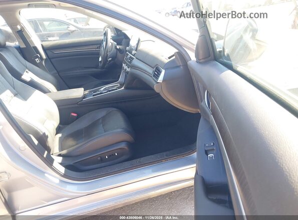 1HGCV3F52KA007033 2019 HONDA ACCORD HYBRID Silver 