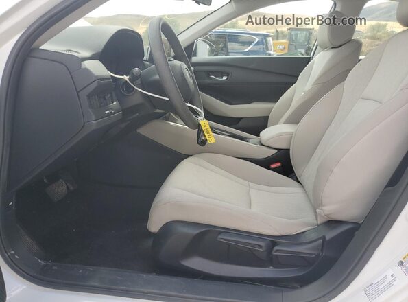 1HGCY1F27PA031806 2023 HONDA ACCORD White Vista interior delantera