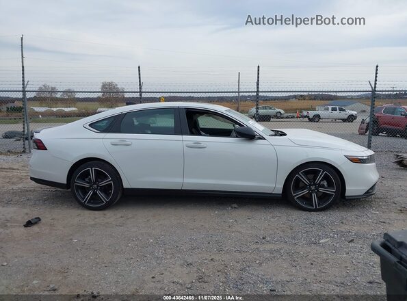 1HGCY2F52RA027715 2024 HONDA ACCORD White Widok wnętrza z tyłu