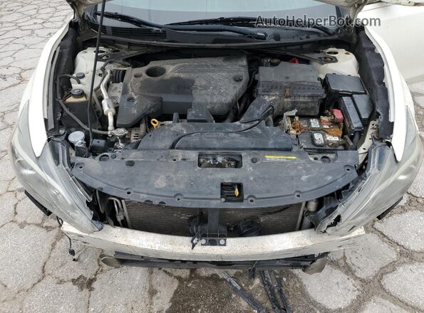 1N4AL3AP3GC260982 2016 NISSAN ALTIMA White Вид задньої частини салону