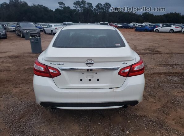 1N4AL3AP3GC262988 2016 NISSAN ALTIMA White Widok z tyłu
