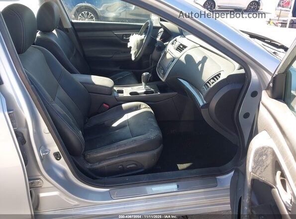 1N4AL3AP5GC281574 2016 NISSAN ALTIMA Silver Front interior view