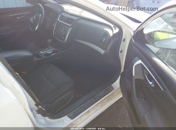 1N4AL3AP5GN344743 2016 NISSAN ALTIMA White Вид салону спереду