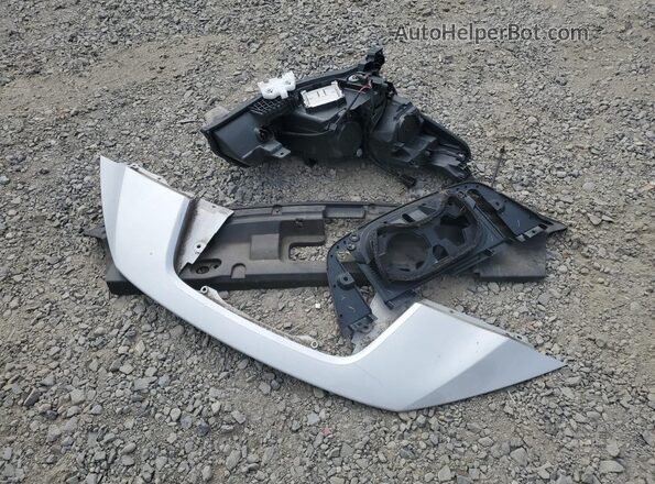 1N4AZ1CP0LC305872 2020 NISSAN LEAF Silver Widok naklejki z numerem VIN