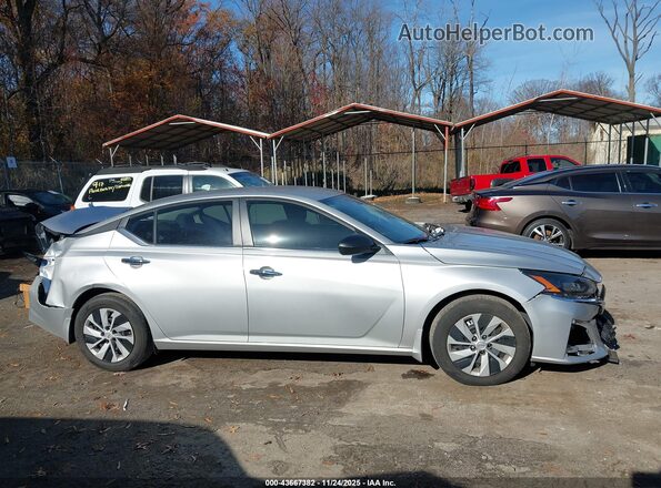 1N4BL4BV2RN353135 2024 NISSAN ALTIMA Silver Rear interior view