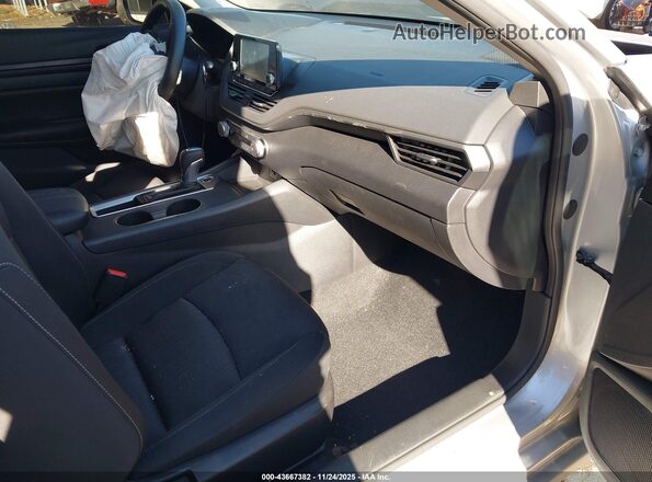 1N4BL4BV2RN353135 2024 NISSAN ALTIMA Silver Front interior view