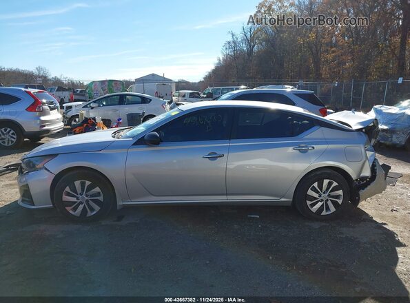1N4BL4BV2RN353135 2024 NISSAN ALTIMA Silver 360 interior view
