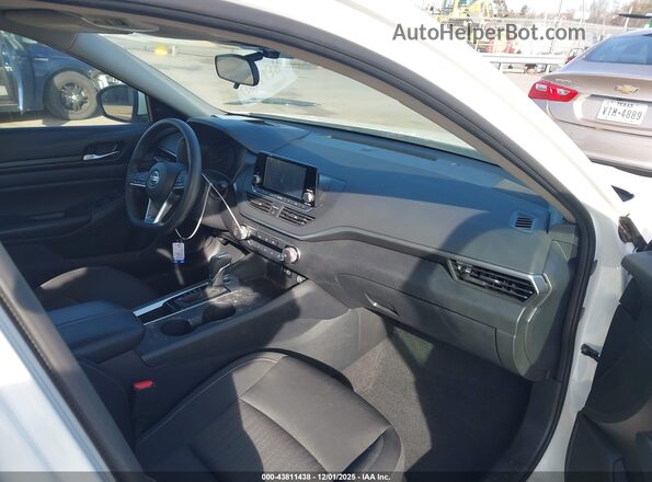 1N4BL4BV3NN419802 2022 NISSAN ALTIMA White Вид салону спереду