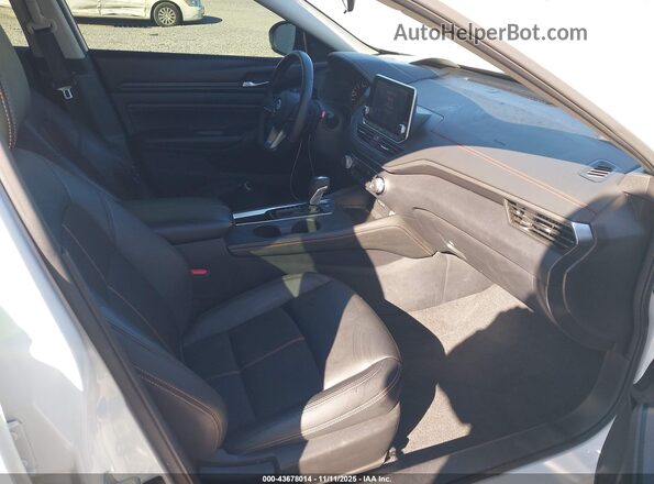 1N4BL4CV2MN401336 2021 NISSAN ALTIMA White Front interior view